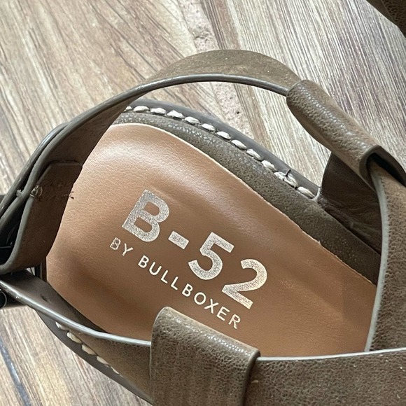 B-52 by Bullboxer Ivvy Sandals Adjustable Buckle Strap Olive Size 9 - Picture 12 of 12